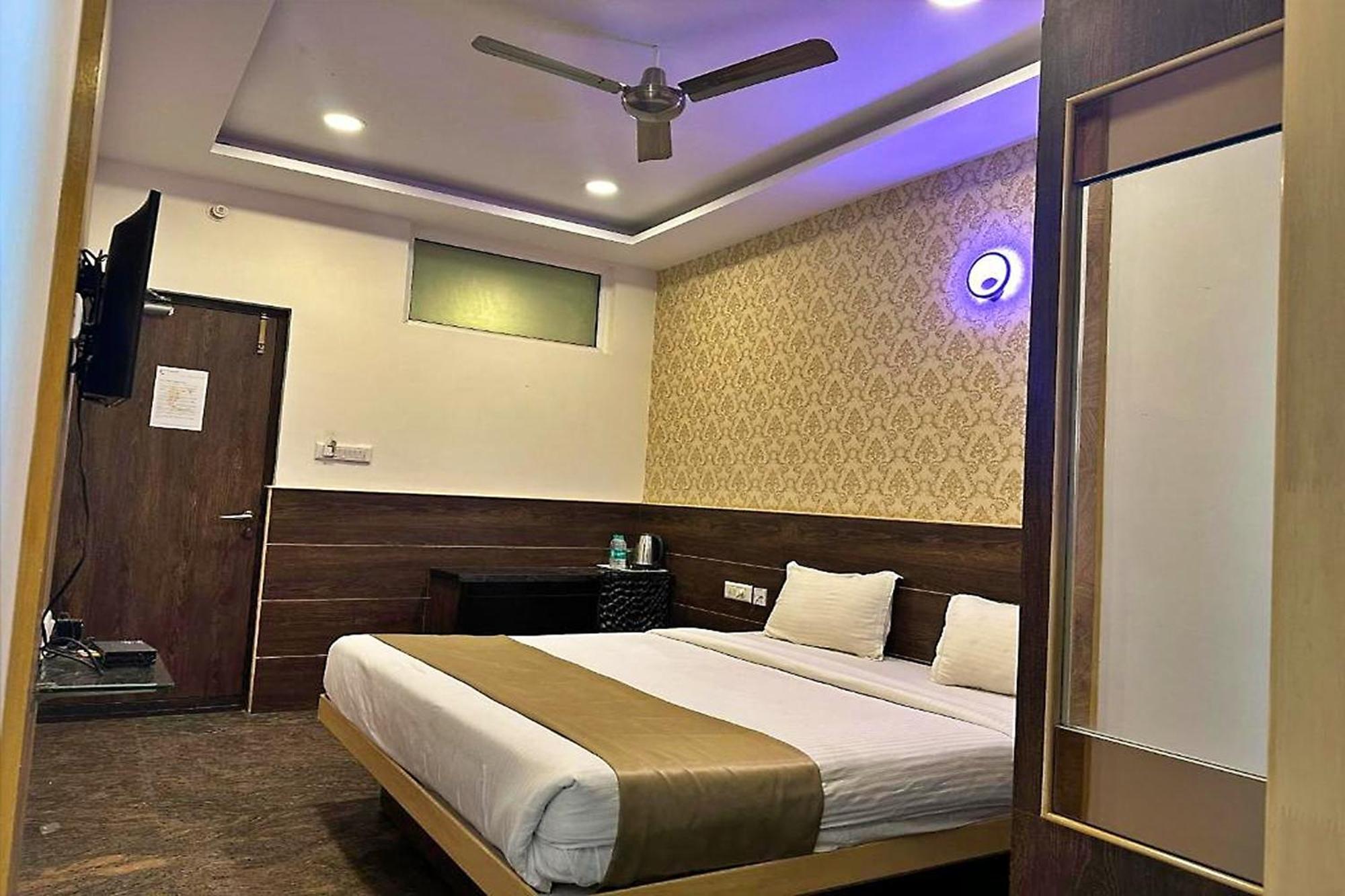 Hotel Sunlight Inn New Delhi Exterior photo
